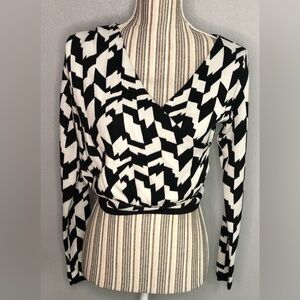 Future Collective houndstooth cropped sweater XXS